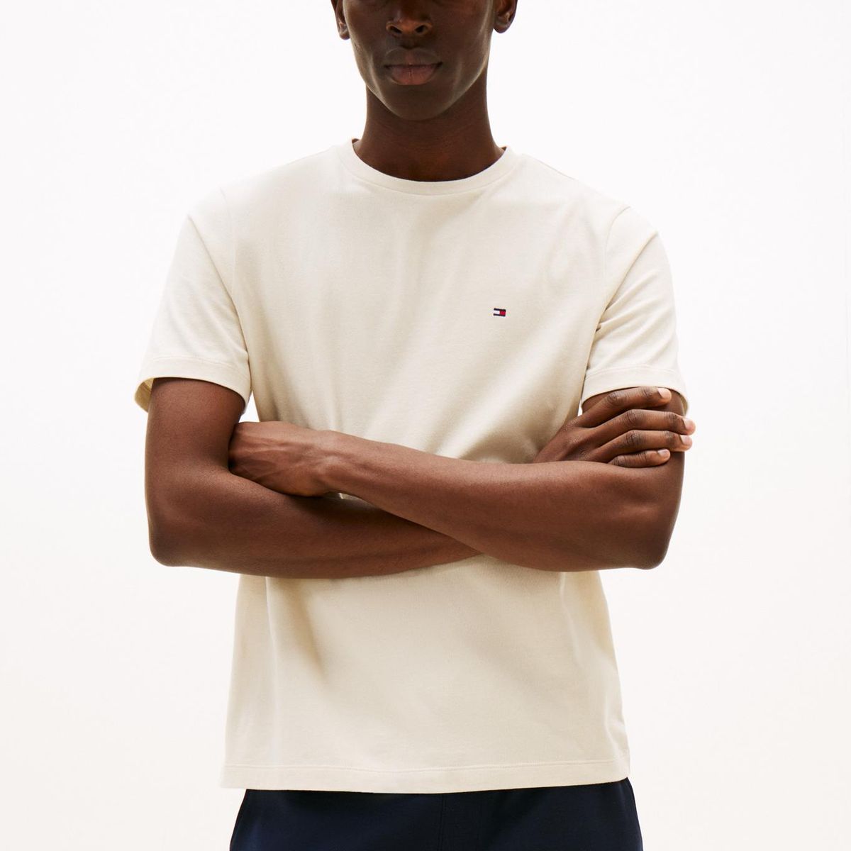 TOMMY HILFIGER - Camiseta beige de cuello redondo con logo bordado Tommy Hilfiger