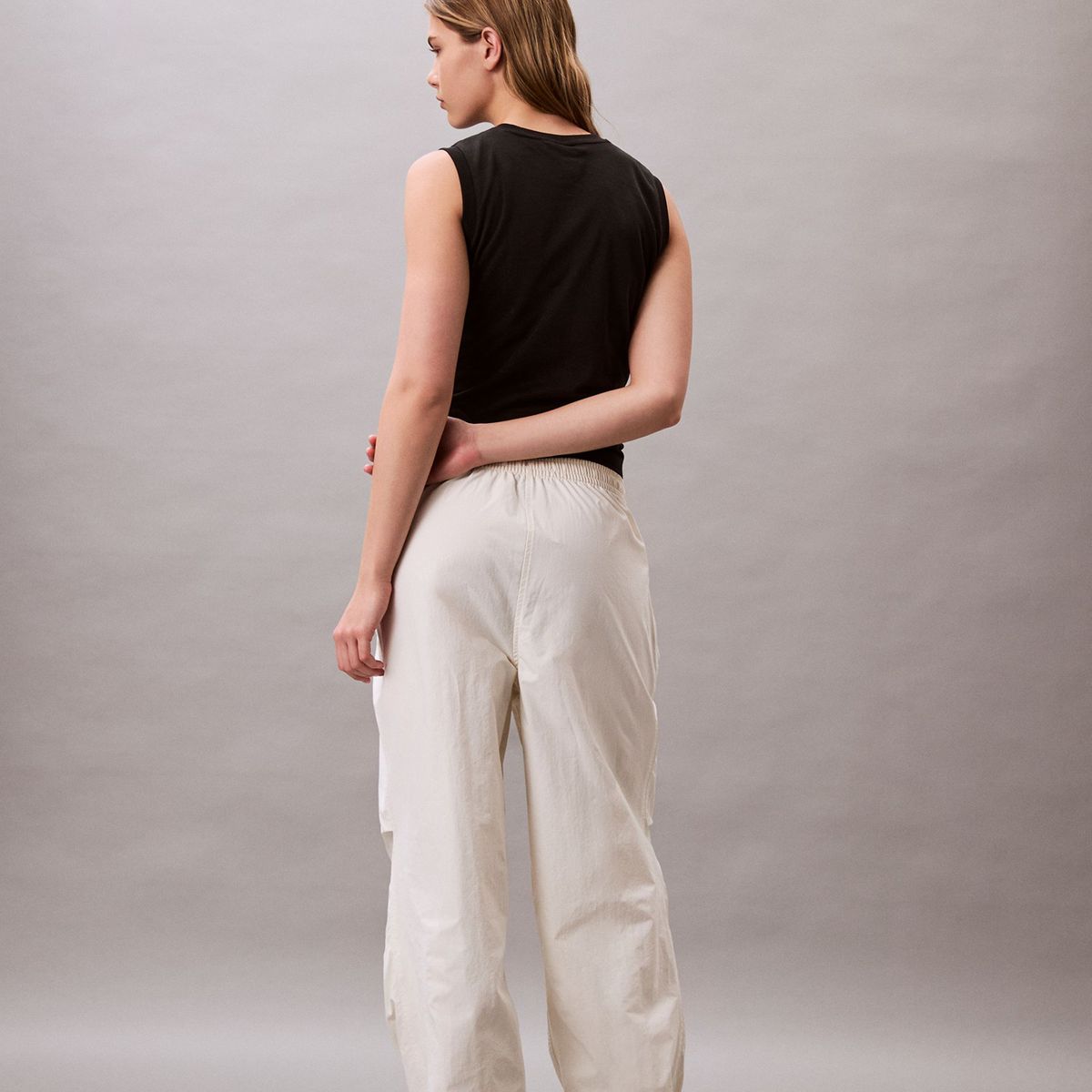 CALVIN KLEIN - Pantalones blanco parachute de nailon suave Calvin Klein