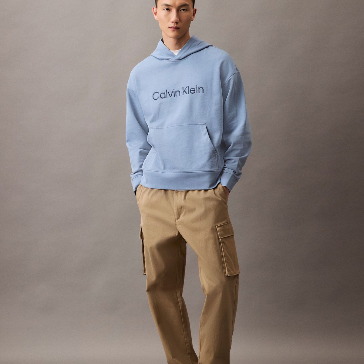 CALVIN KLEIN - Buzo multicolor con capota de felpa con logo estándar Calvin Klein