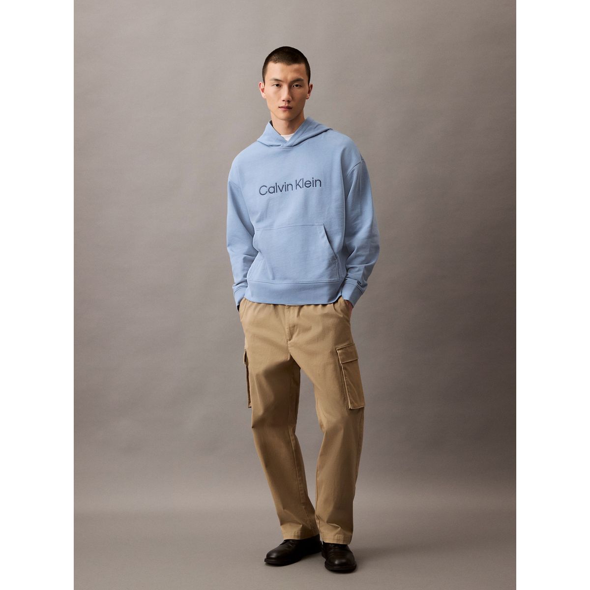 CALVIN KLEIN - Buzo multicolor con capota de felpa con logo estándar Calvin Klein