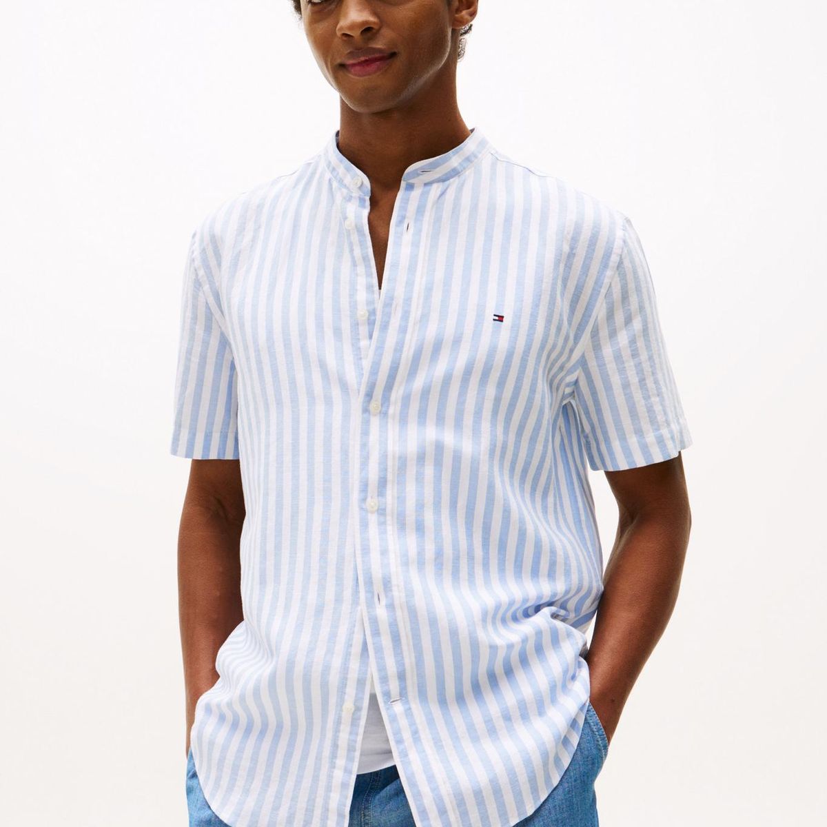 TOMMY HILFIGER - Camisa azul con diseño de rayas y cuello mao Tommy Hilfiger