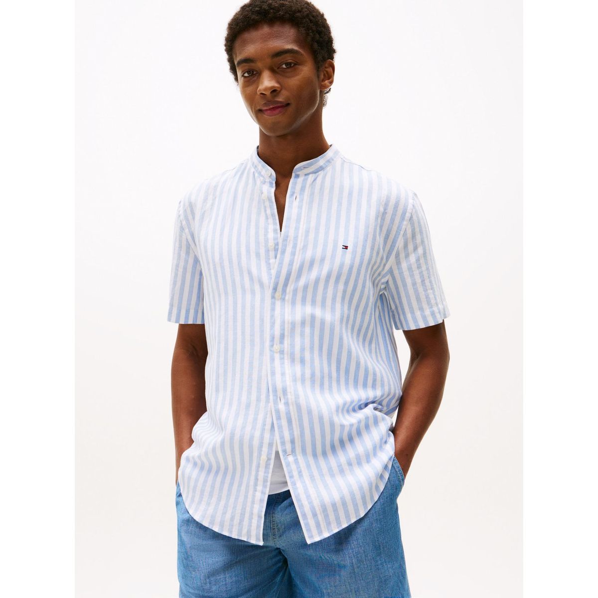 TOMMY HILFIGER - Camisa azul con diseño de rayas y cuello mao Tommy Hilfiger