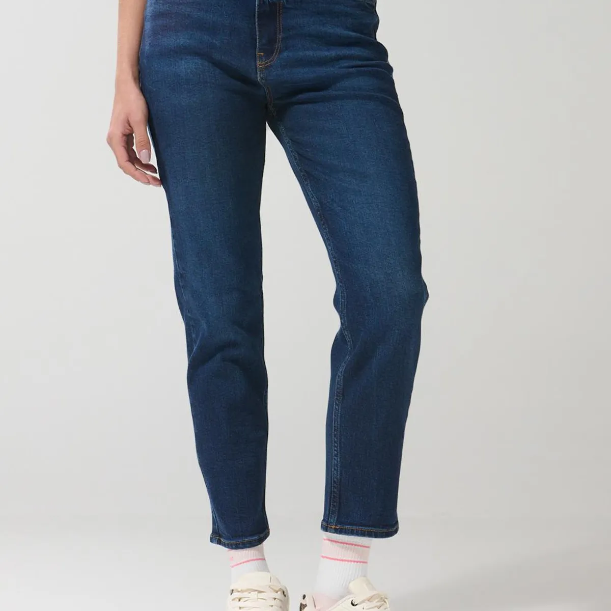 KOAJ - KOAJ Jean azul oscuro tipo mom con bota recta y tiro súper a Mujer