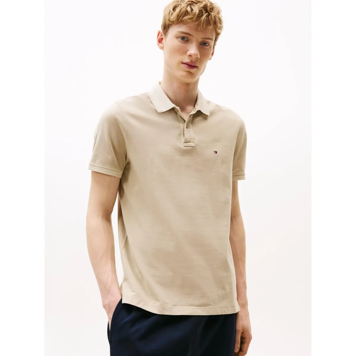 TOMMY HILFIGER - Polo beige teñido en prenda con logo bordado Tommy Hilfiger