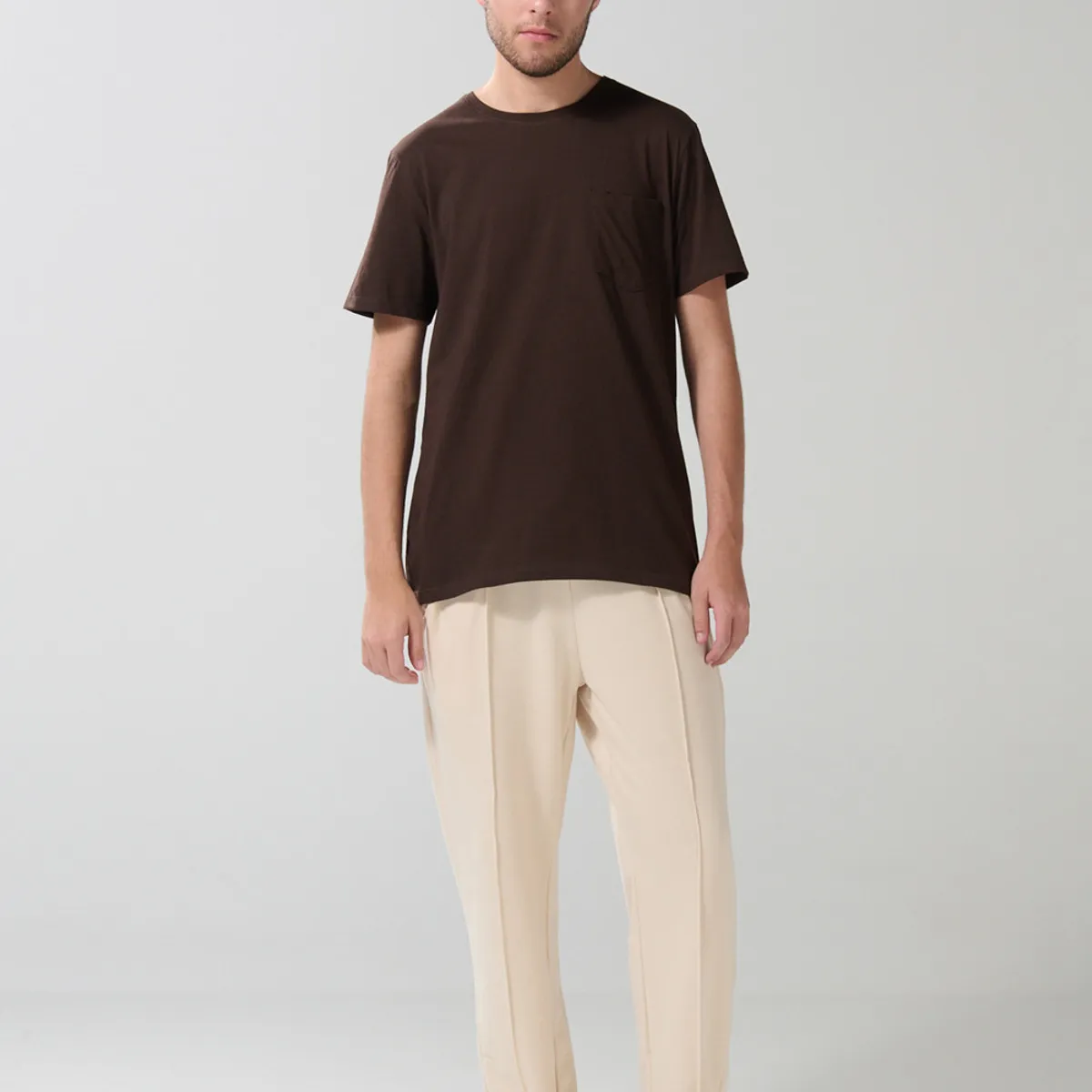 KOAJ - KOAJ Pantalón jogger unicolor con bota recta y vena en frent Hombre