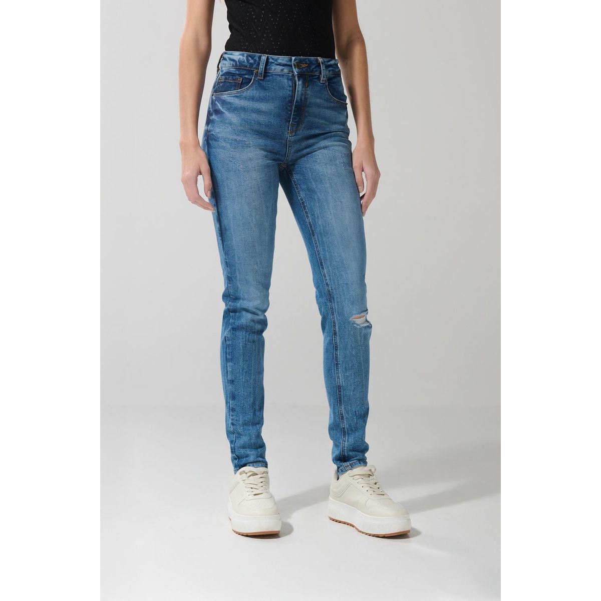 KOAJ - KOAJ Jean jegging ceñido azul claro con rotos y tiro alto Mujer