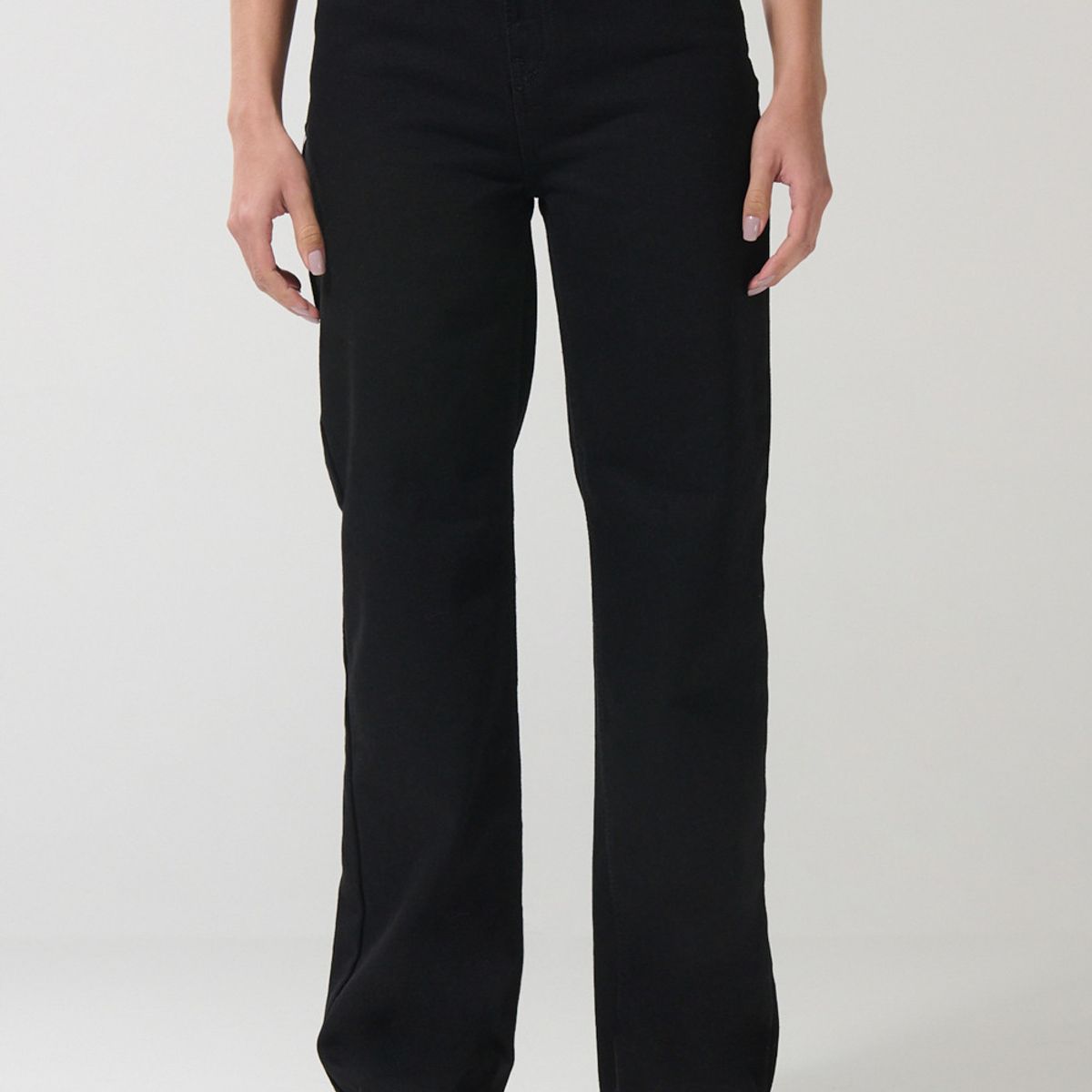 KOAJ - KOAJ Jean 90´S negro con bolsillos, bota recta y tiro alto Mujer