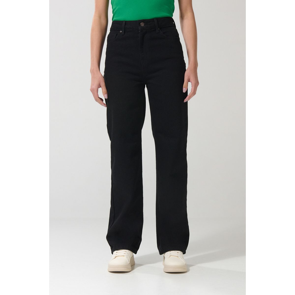 KOAJ - KOAJ Jean 90´S negro con bolsillos, bota recta y tiro alto Mujer