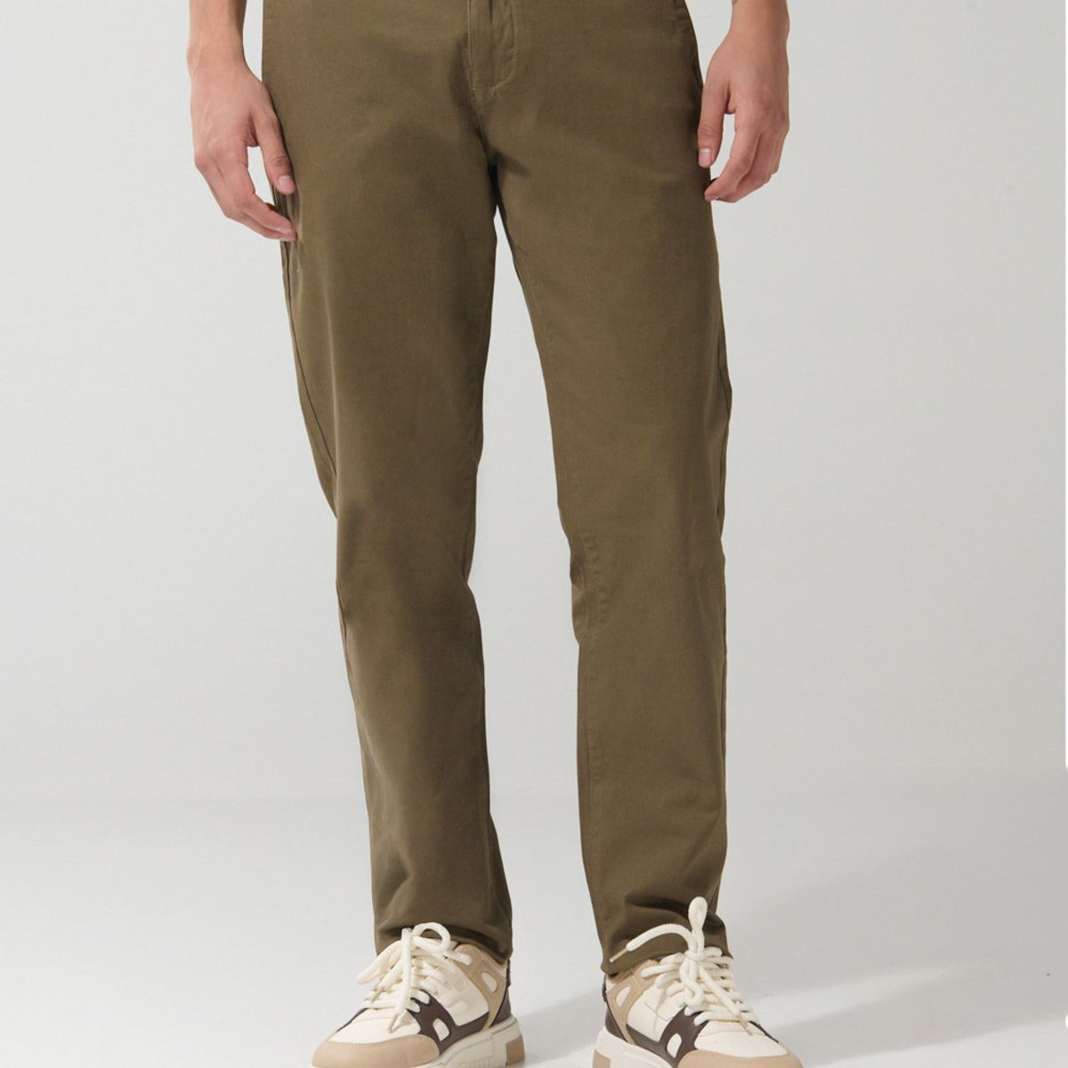 KOAJ - KOAJ Pantalón en dril unicolor slim con tiro medio Hombre