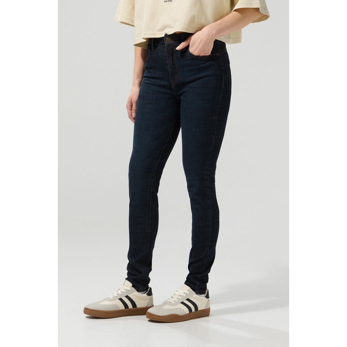 KOAJ - KOAJ Jean azul intenso push up con realce y tiro alto Mujer
