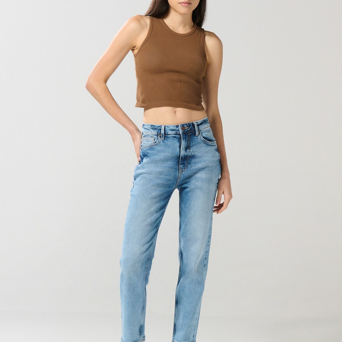 KOAJ - KOAJ Jean mom súper tiro alto azul claro con desgastes