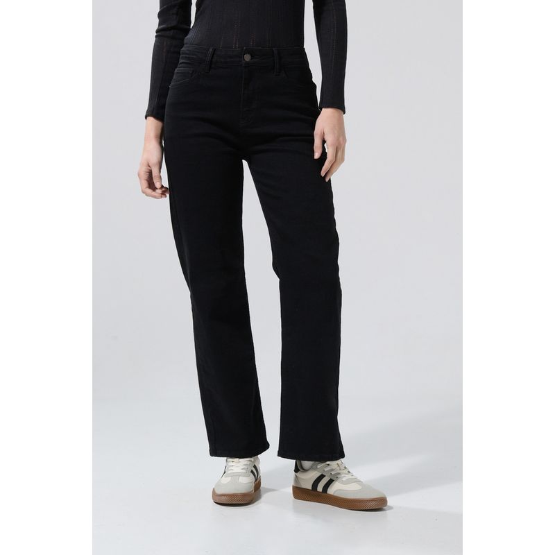 KOAJ Jean negro tipo straight leg tiro alto con bota recta KOAJ