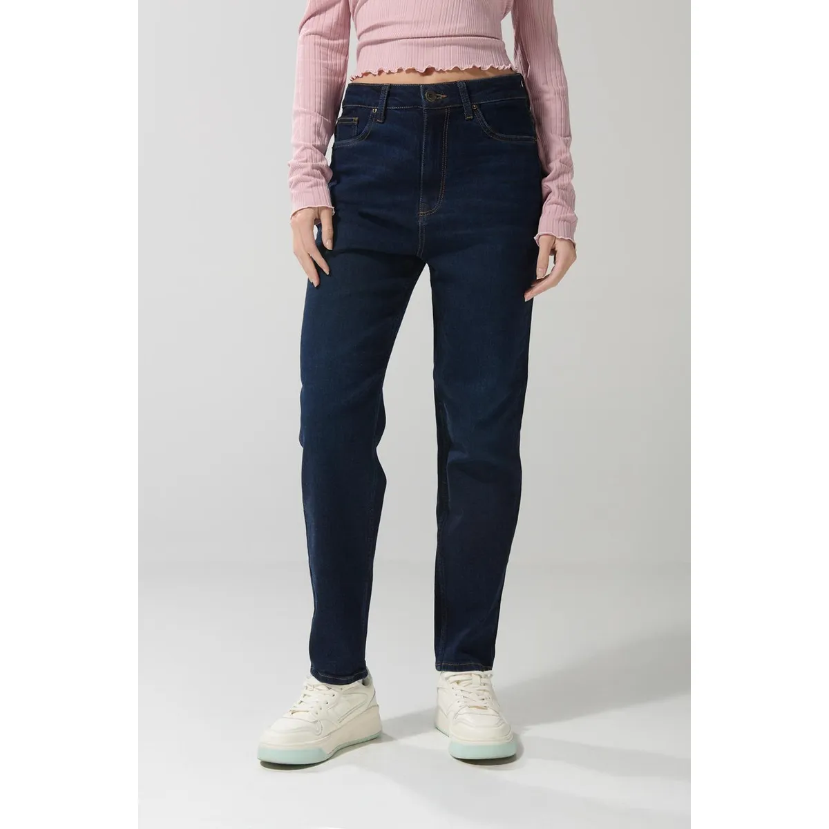 KOAJ - KOAJ Jean mom súper tiro alto azul con bota recta y cremall Mujer