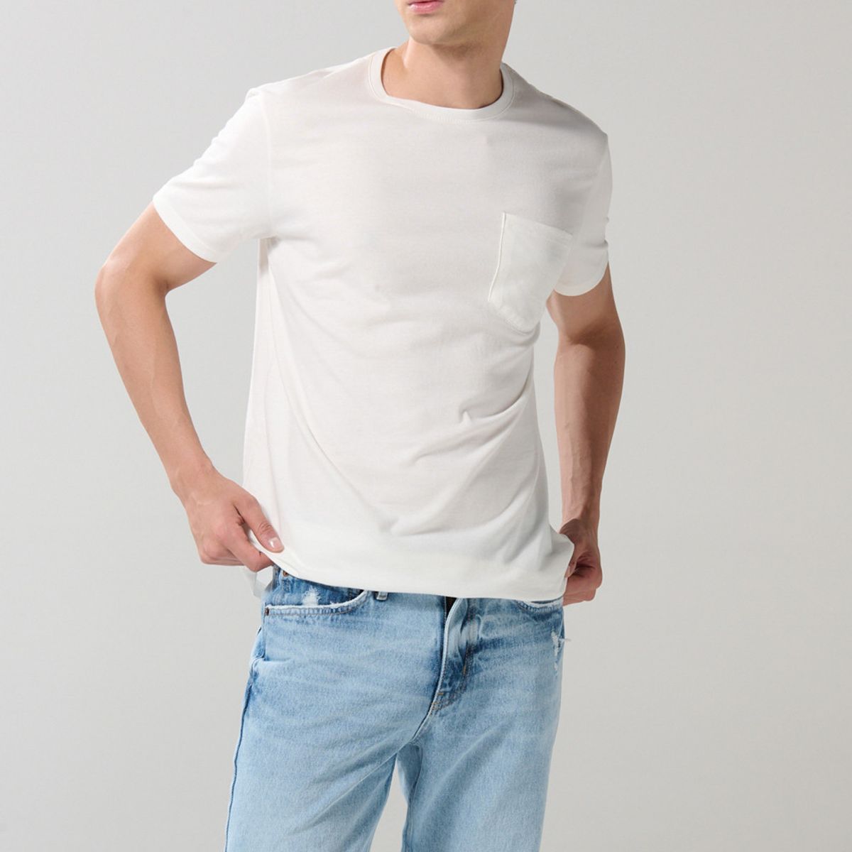 KOAJ - KOAJ Bermuda azul clara slim en jean con rotos y cremallera Hombre