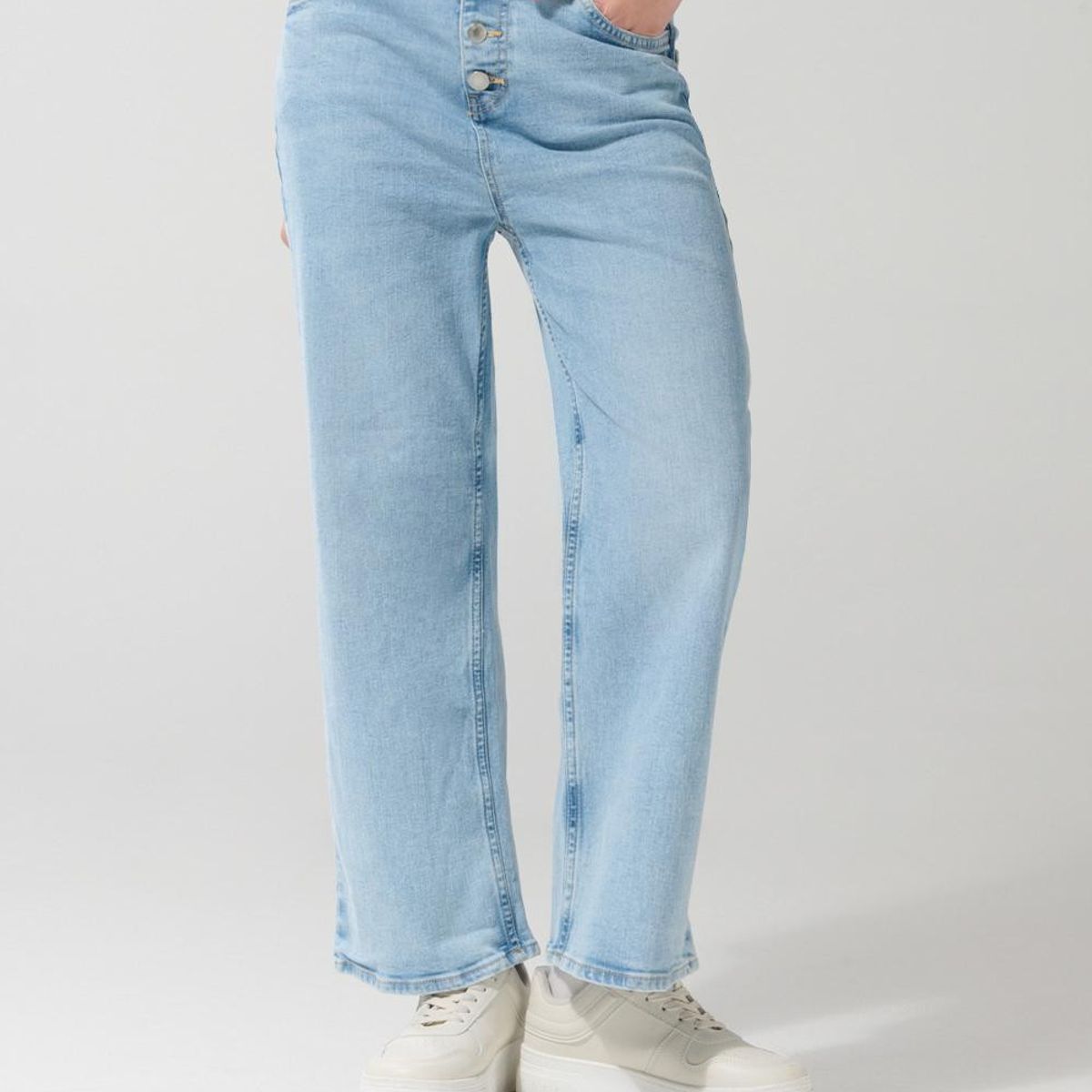 KOAJ - KOAJ Jean azul claro 90´S con bota recta corta y tiro alto Mujer