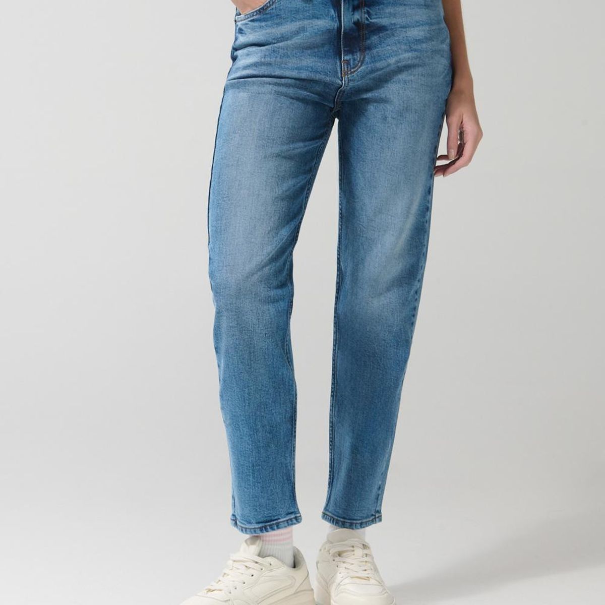 KOAJ - KOAJ Jean mom tiro súper alto azul claro con bota recta y bo Mujer