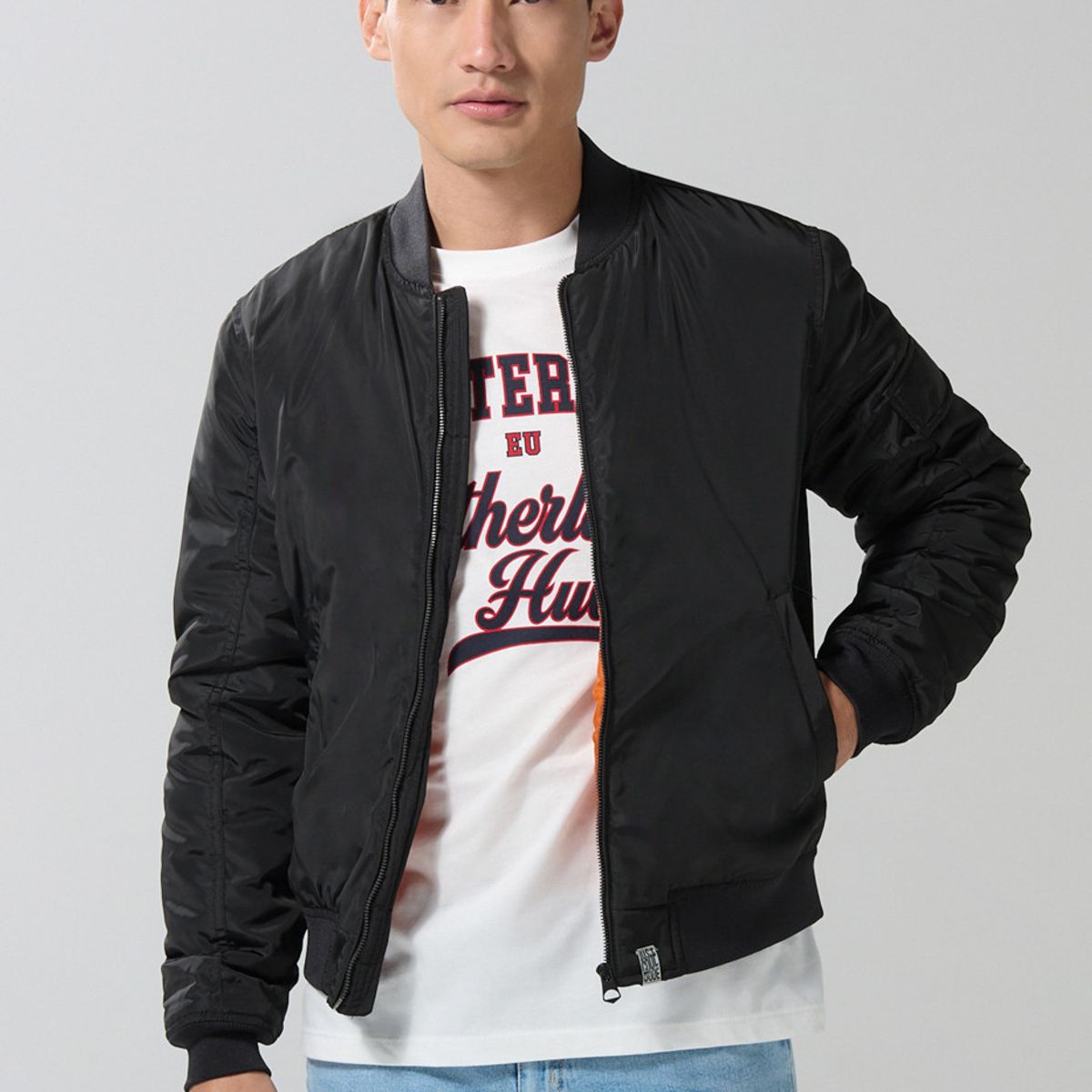 KOAJ - KOAJ Chaqueta unicolor bomber con bolsillos y acabados en ri Hombre