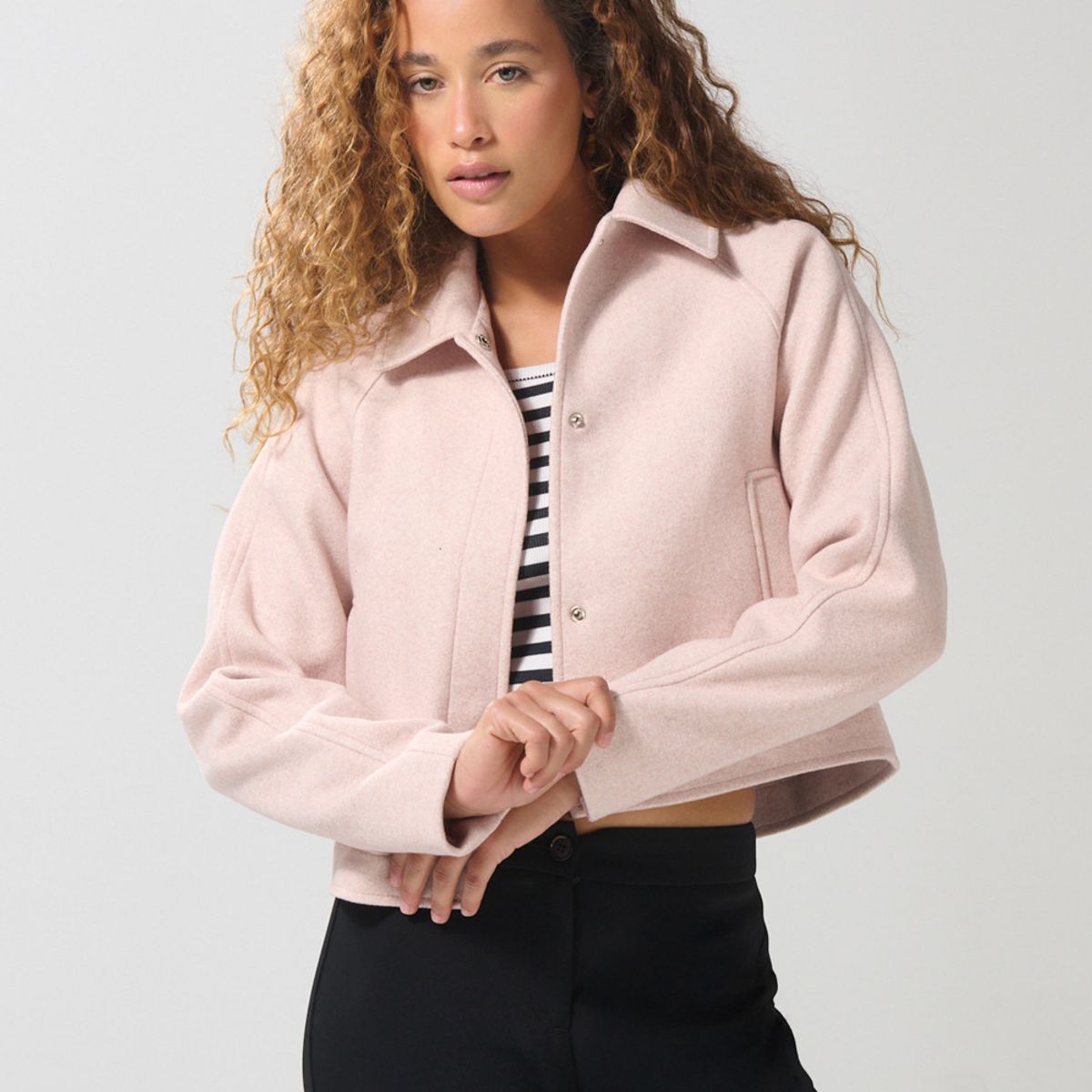 KOAJ - KOAJ Chaqueta cazadora unicolor con bolsillos y cuello truc Mujer