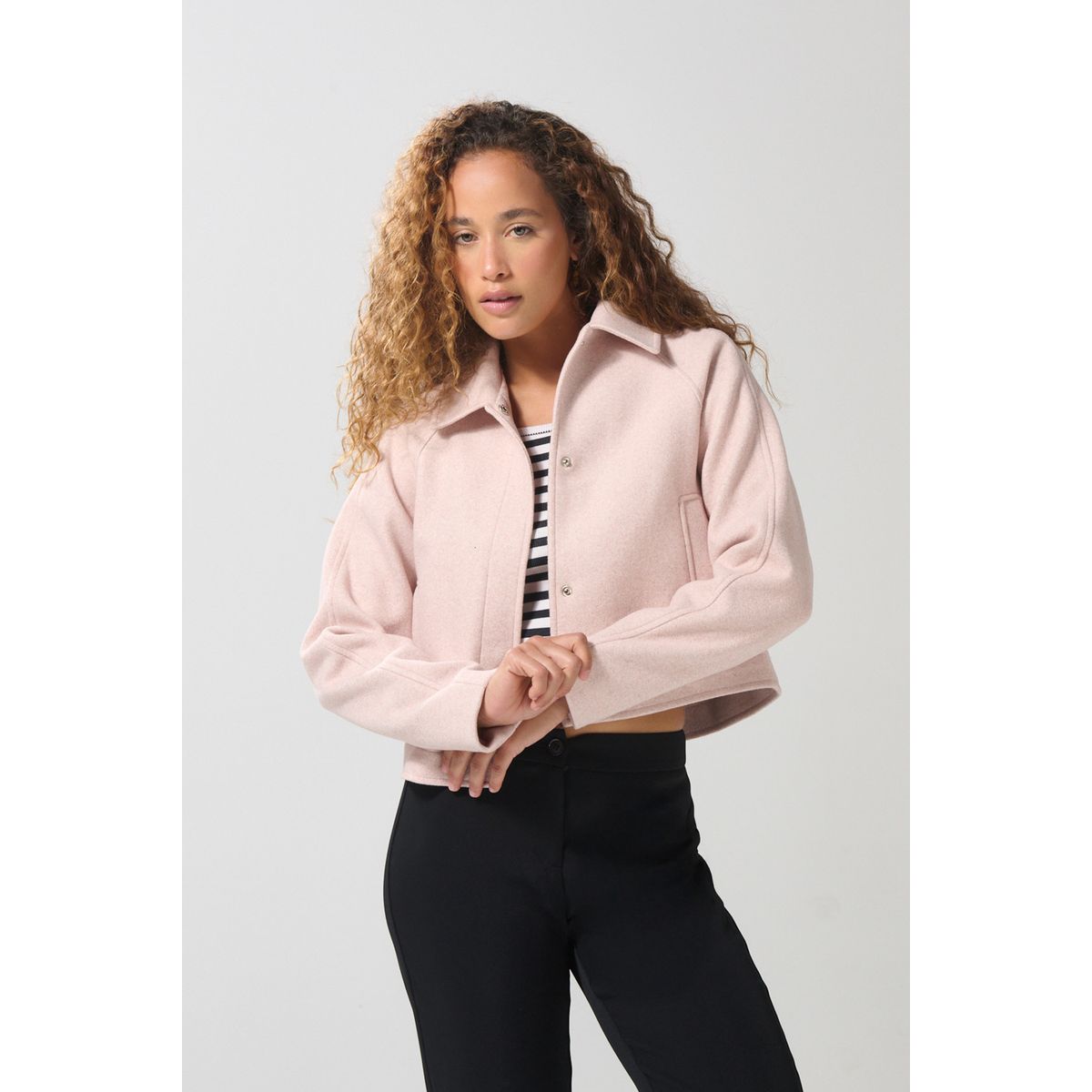 KOAJ - KOAJ Chaqueta cazadora unicolor con bolsillos y cuello truc Mujer