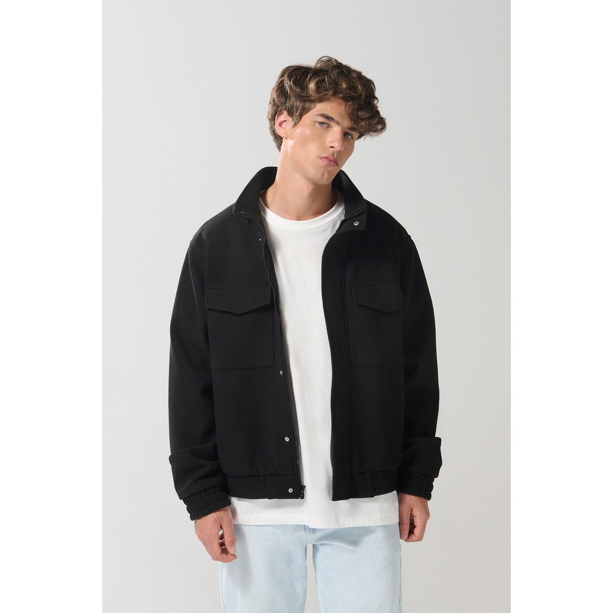 KOAJ - KOAJ Cazadora negra con cuello alto y bolsillos Hombre