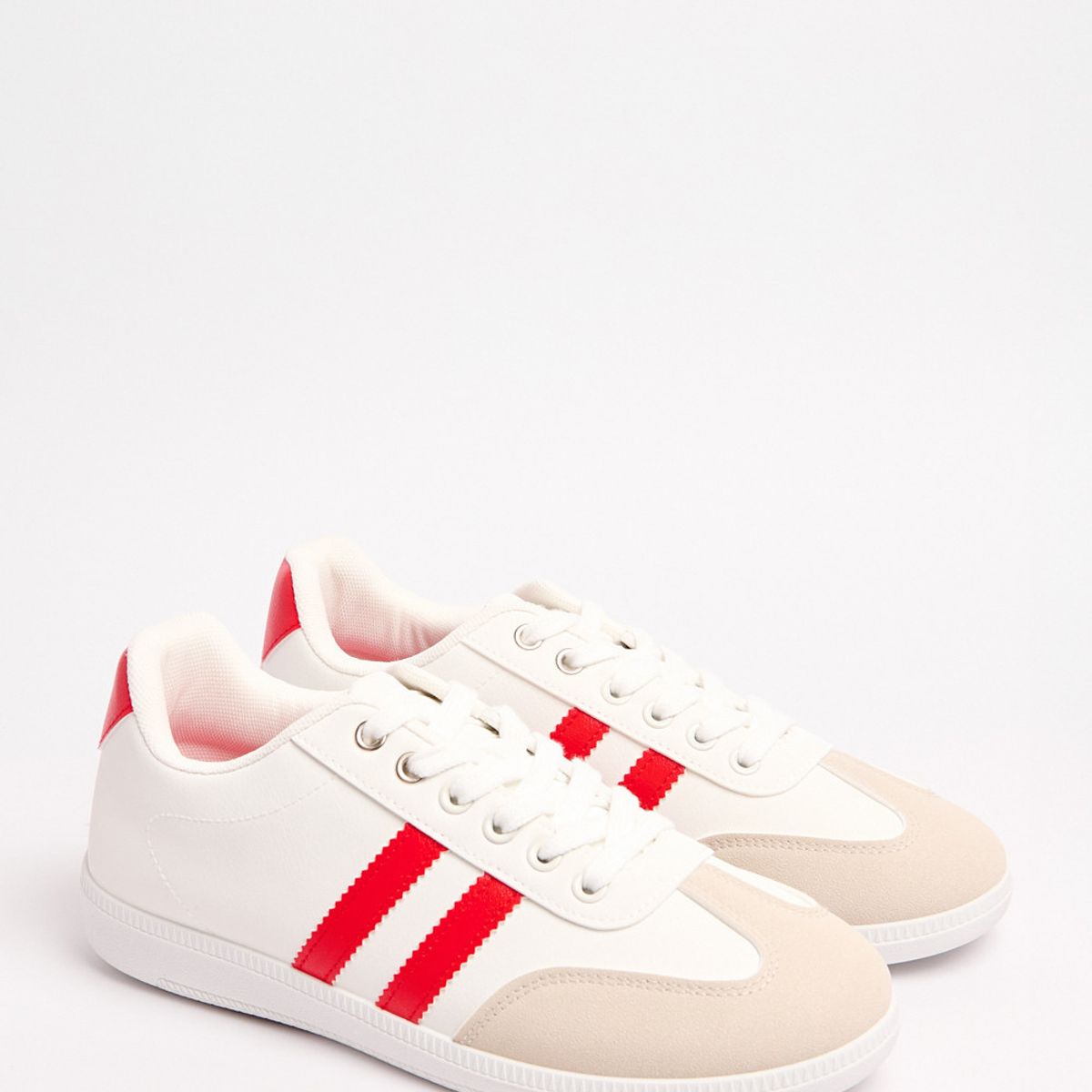 KOAJ - KOAJ Tenis casuales blancos con contrastes rojos y cortes Mujer