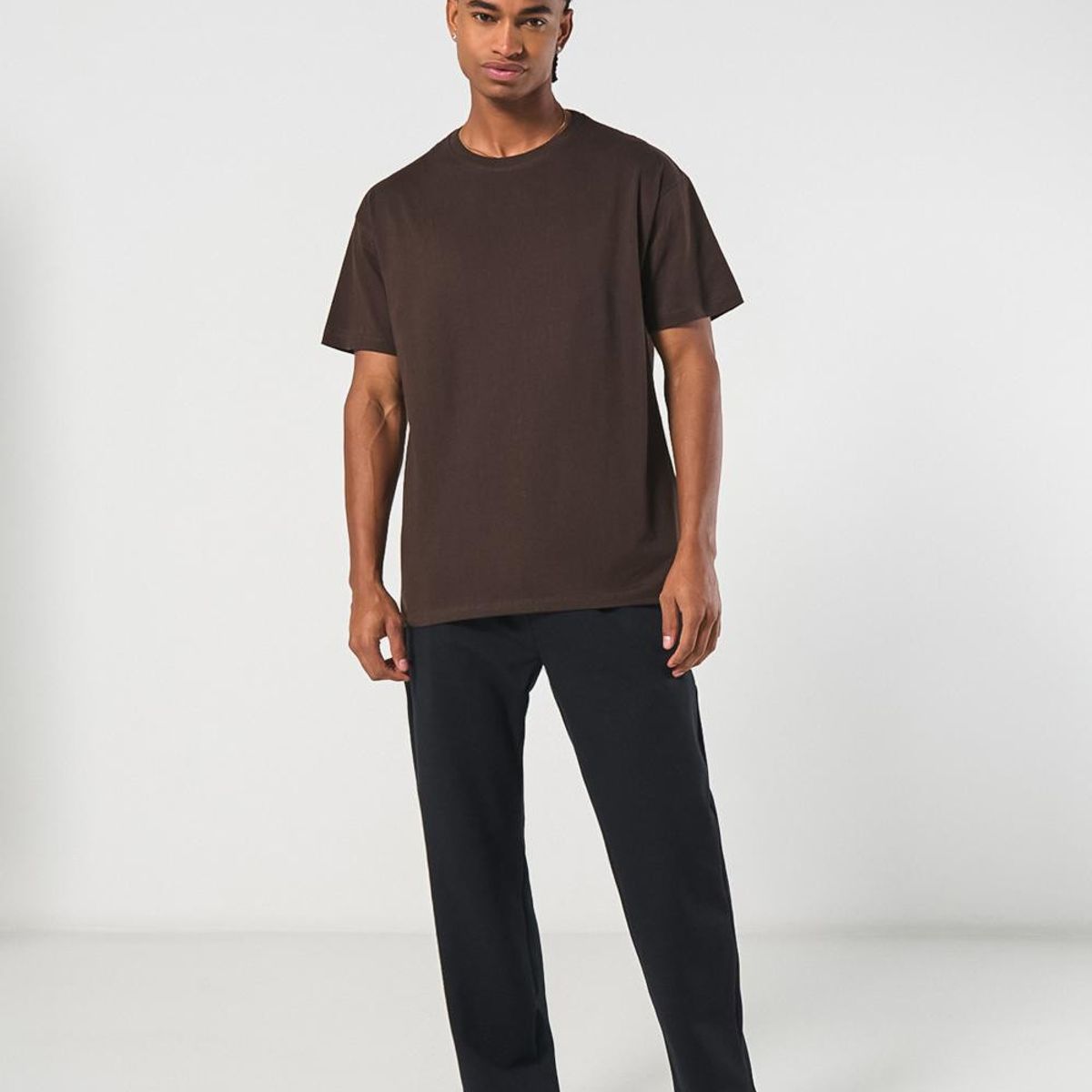 KOAJ - KOAJ Pantalón unicolor jogger con bolsillos y bota recta Hombre