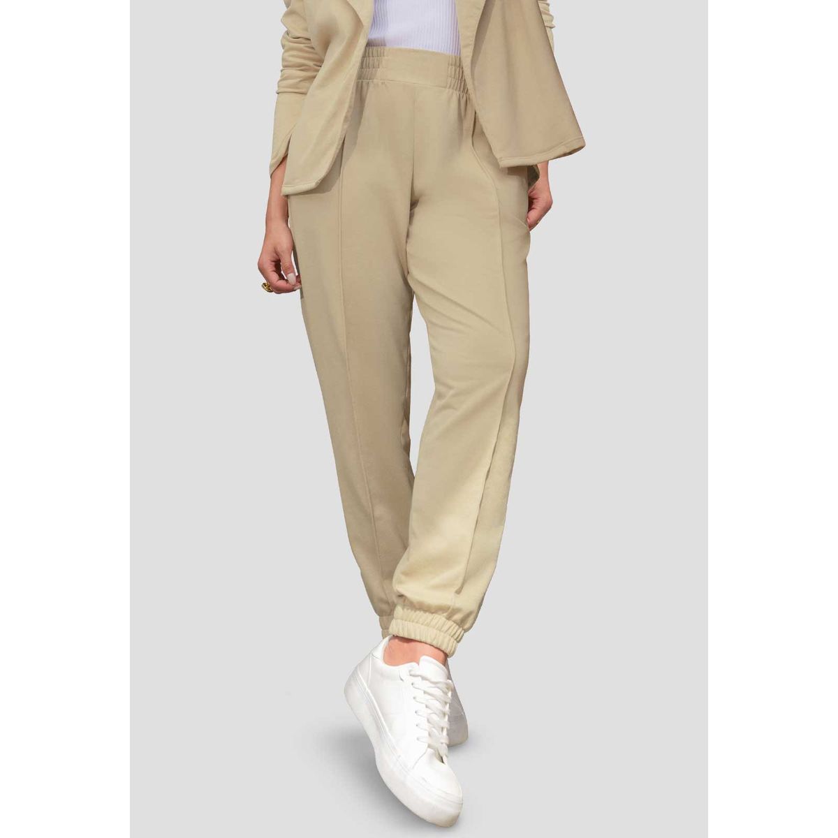 ATYPICAL - Jogger Mujer Latte Atypical 111946