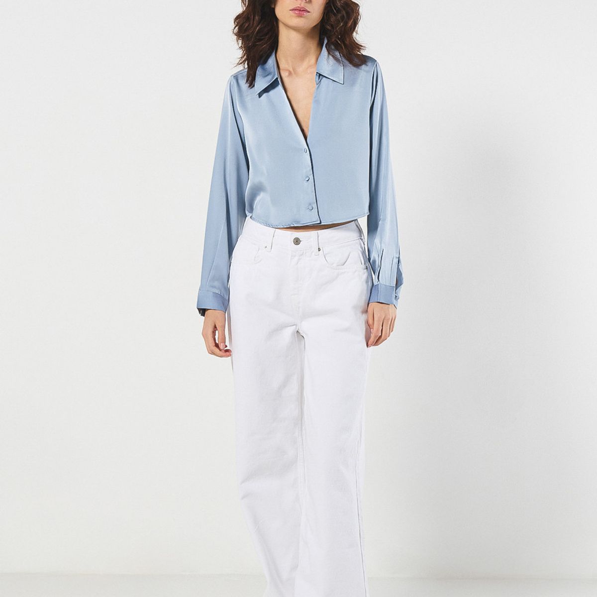 KOAJ - KOAJ Blusa crop top unicolor en satín oversize con manga lar Mujer