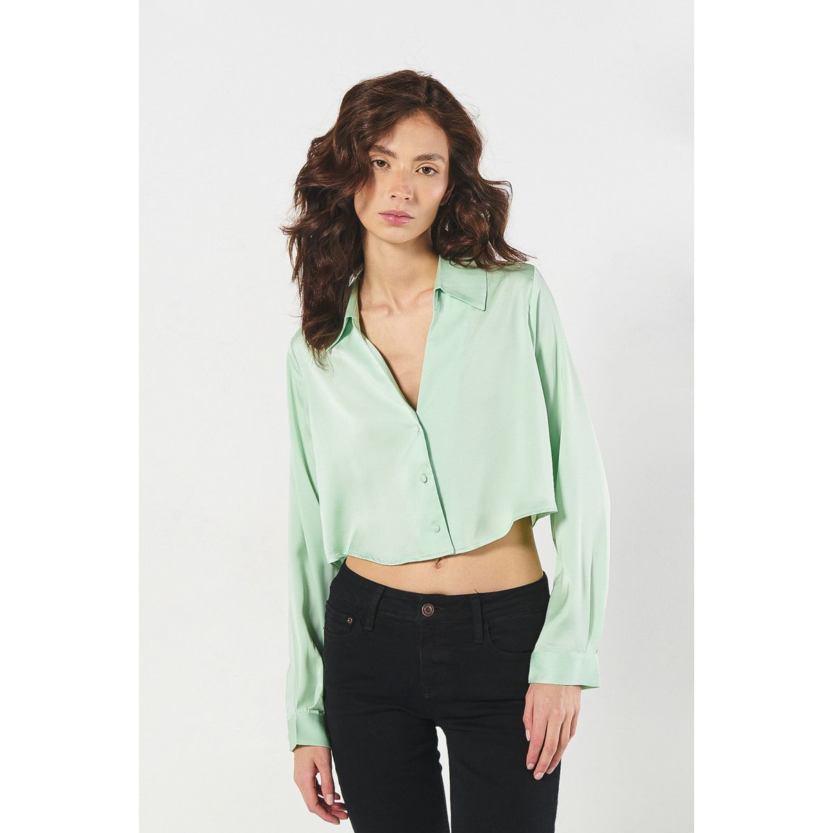 KOAJ - KOAJ Blusa crop top unicolor en satín oversize con manga lar Mujer