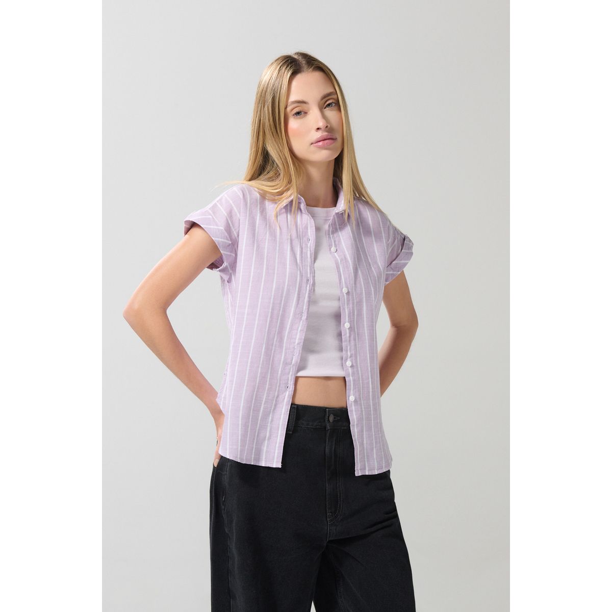 KOAJ - KOAJ Blusa unicolor manga corta con hombro rodado y botones Mujer