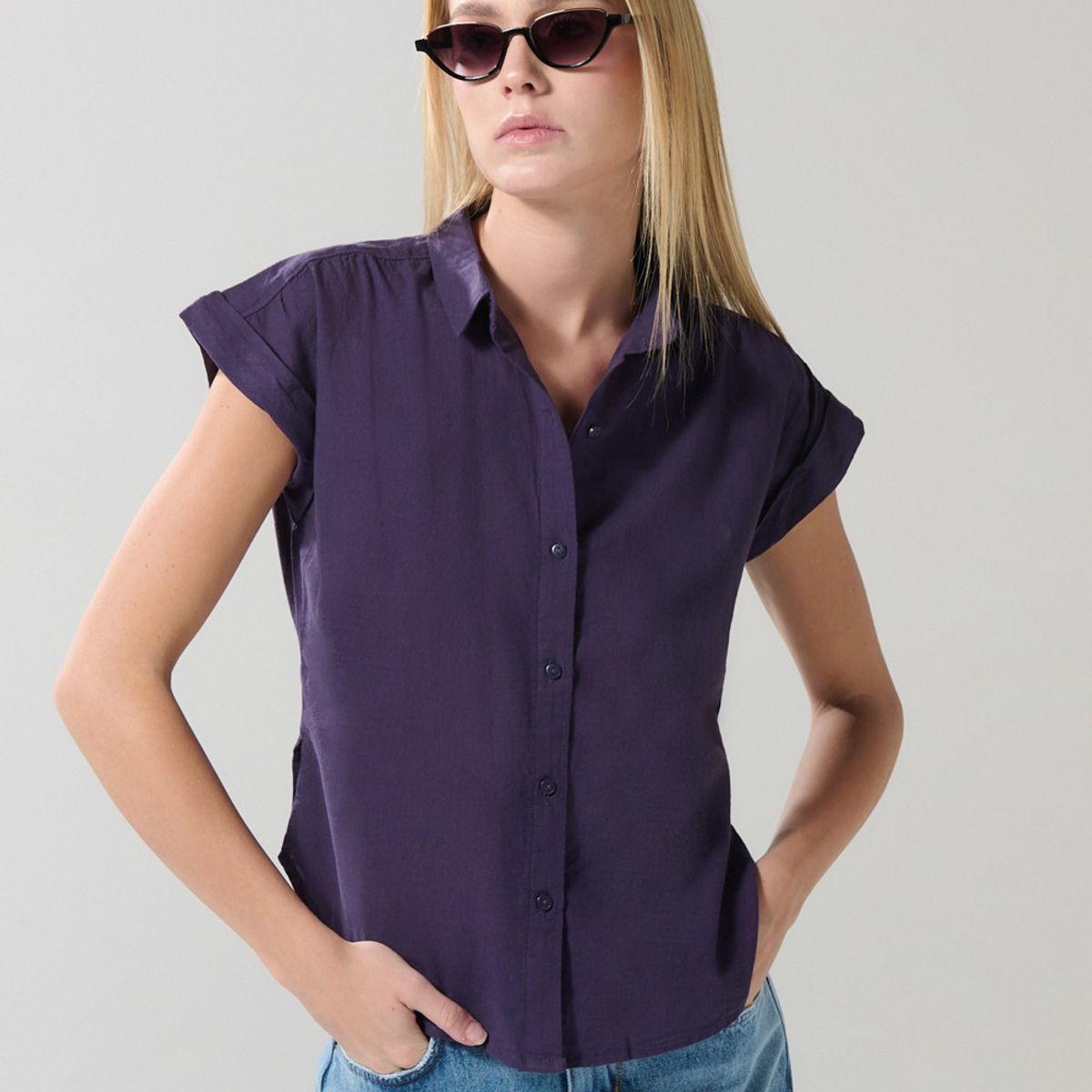 KOAJ - KOAJ Blusa manga corta unicolor con hombro rodado y abertura Mujer