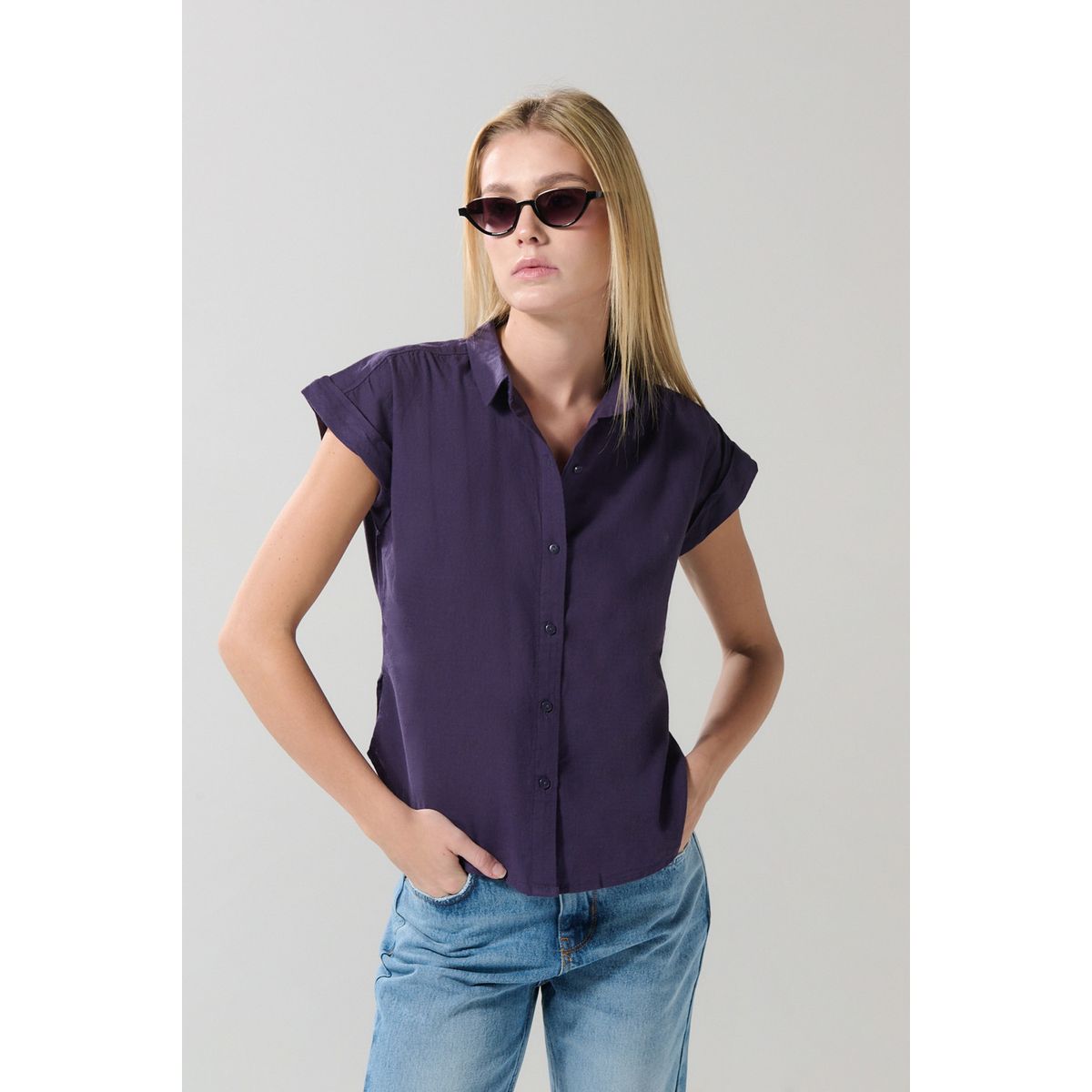 KOAJ - KOAJ Blusa manga corta unicolor con hombro rodado y abertura Mujer