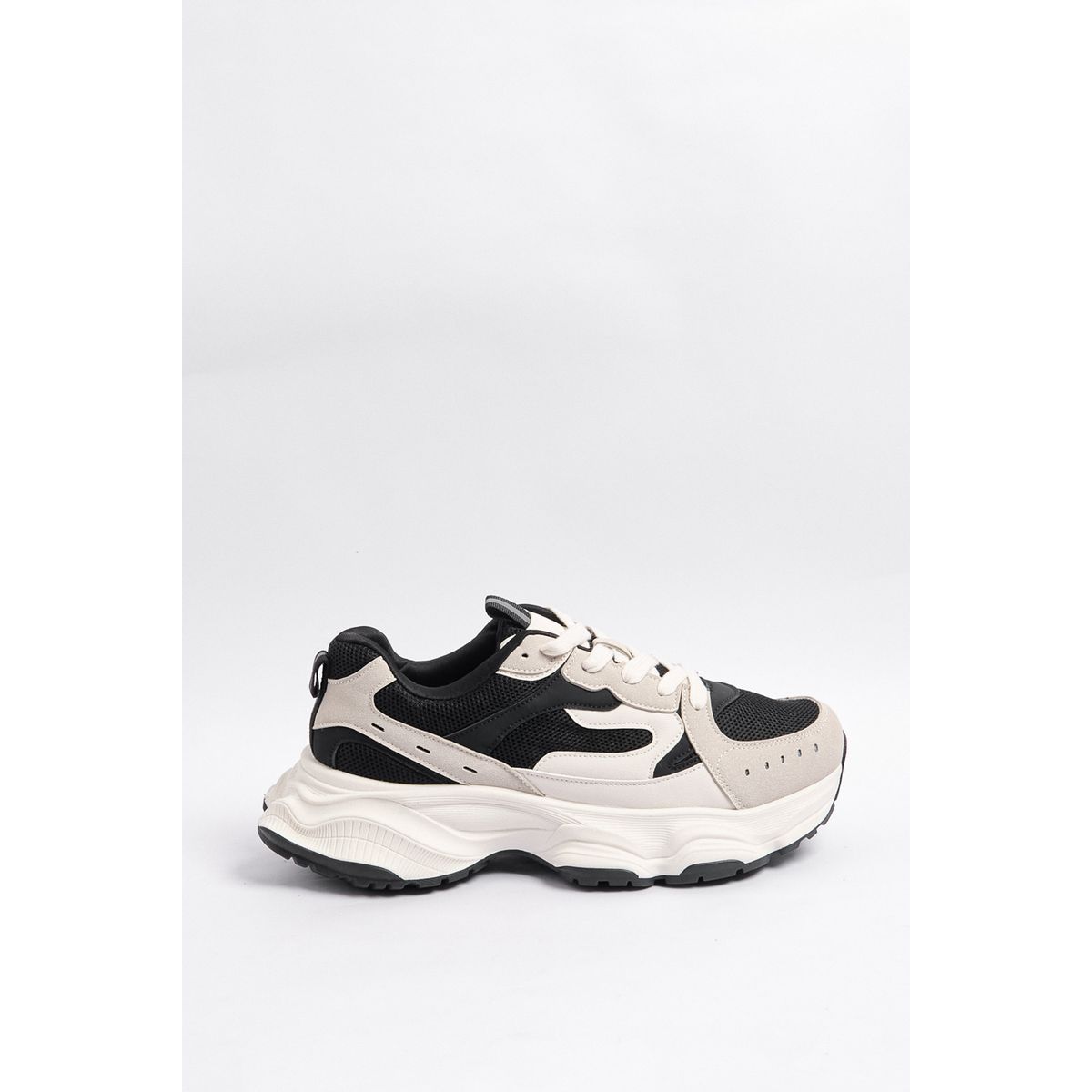 KOAJ - KOAJ Tenis chunky en color negro y beige con suela gruesa. Hombre