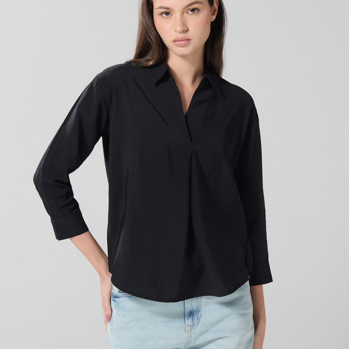 KOAJ - KOAJ Blusa manga 3/4 unicolor con cuello camisero y prense Mujer