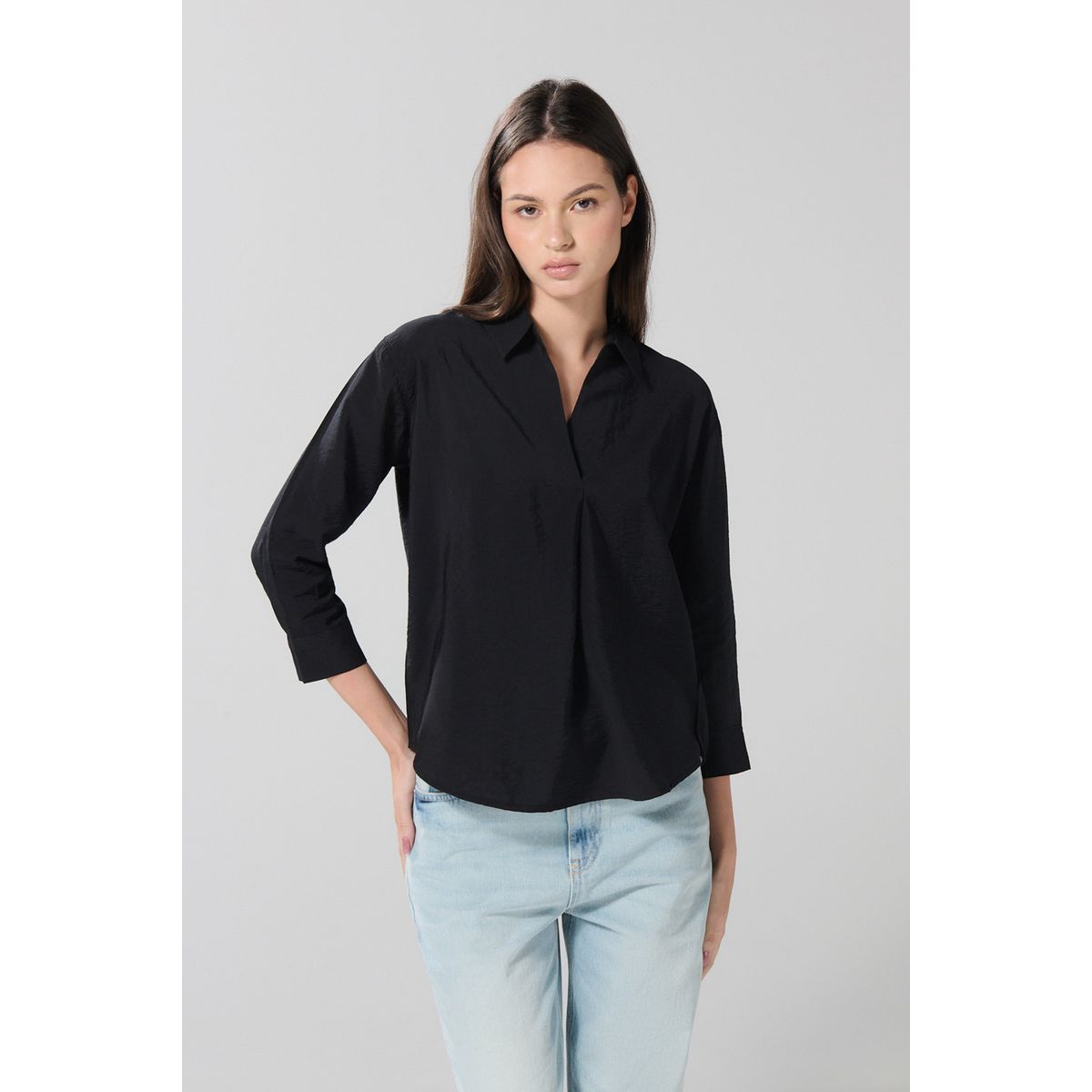 KOAJ - KOAJ Blusa manga 3/4 unicolor con cuello camisero y prense Mujer