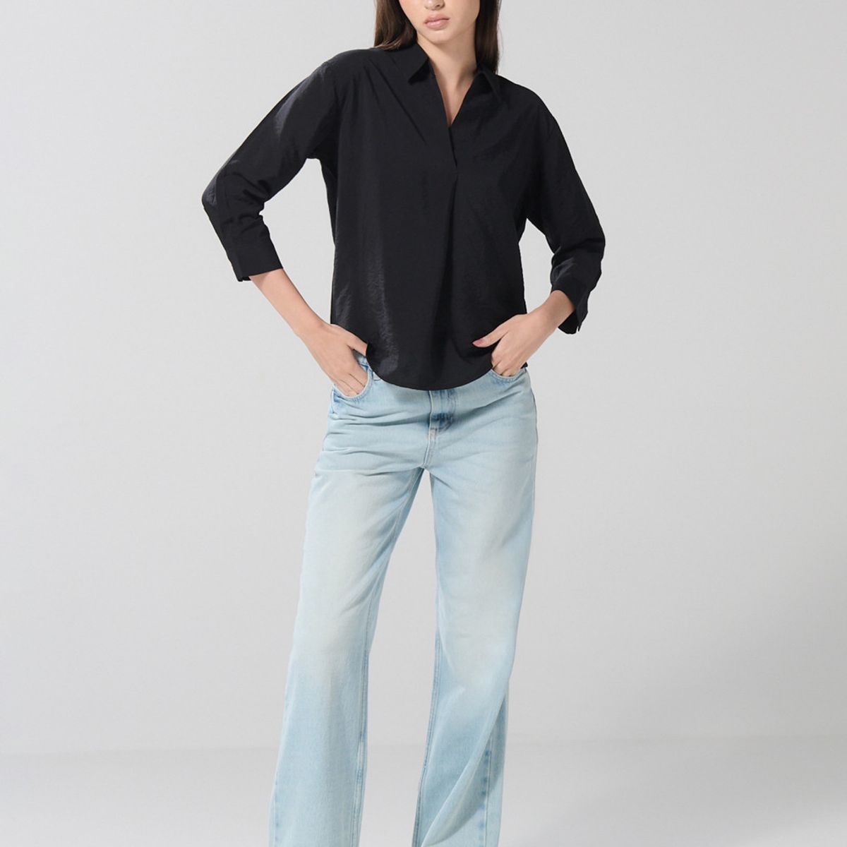 KOAJ - KOAJ Blusa manga 3/4 unicolor con cuello camisero y prense Mujer