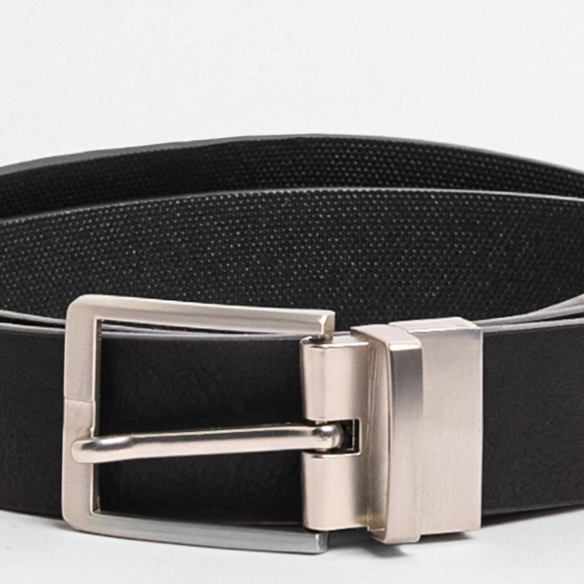 KOAJ - KOAJ Cinturón reversible negro con hebilla plateada y textur Hombre