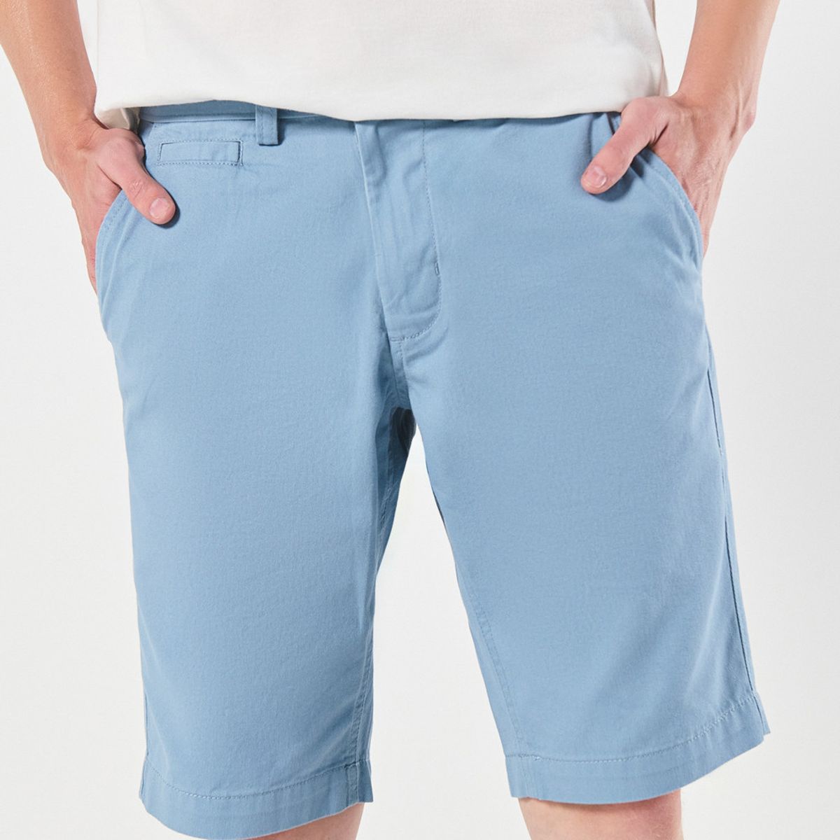 KOAJ - KOAJ Bermuda tiro bajo unicolor en dril con cierre de crema Hombre