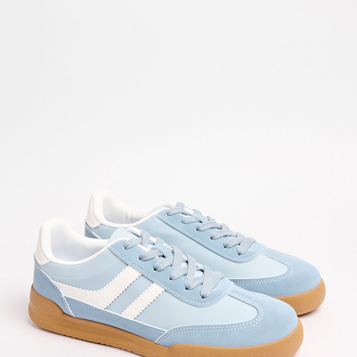 KOAJ - KOAJ Tenis estilo urbano, negro y blanco con piezas en contr Mujer