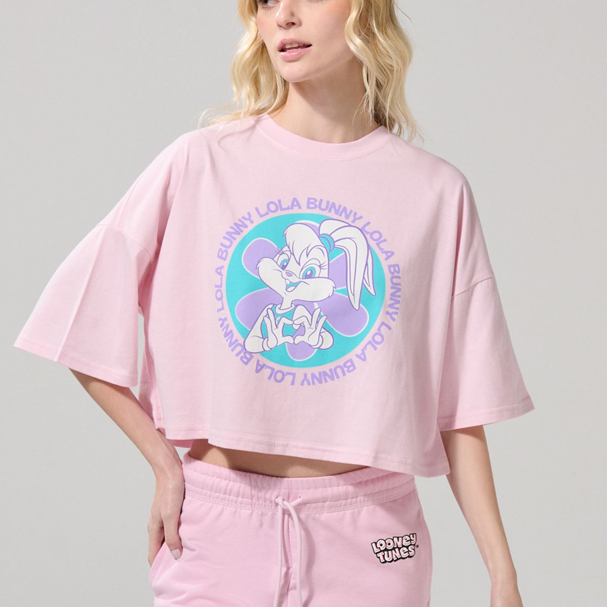 KOAJ - KOAJ Camiseta rosada clara crop top oversize de Looney Tunes Mujer