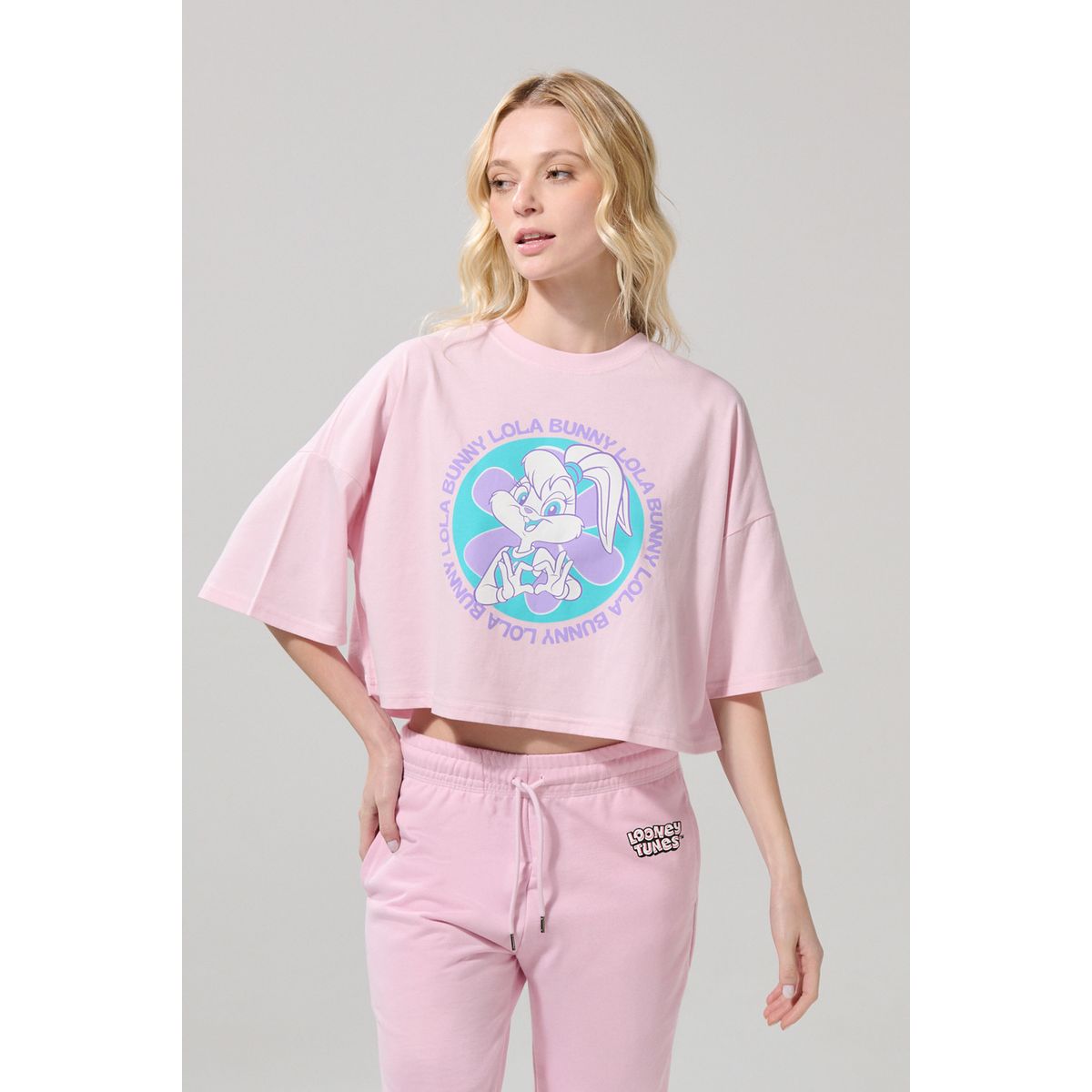 KOAJ - KOAJ Camiseta rosada clara crop top oversize de Looney Tunes Mujer