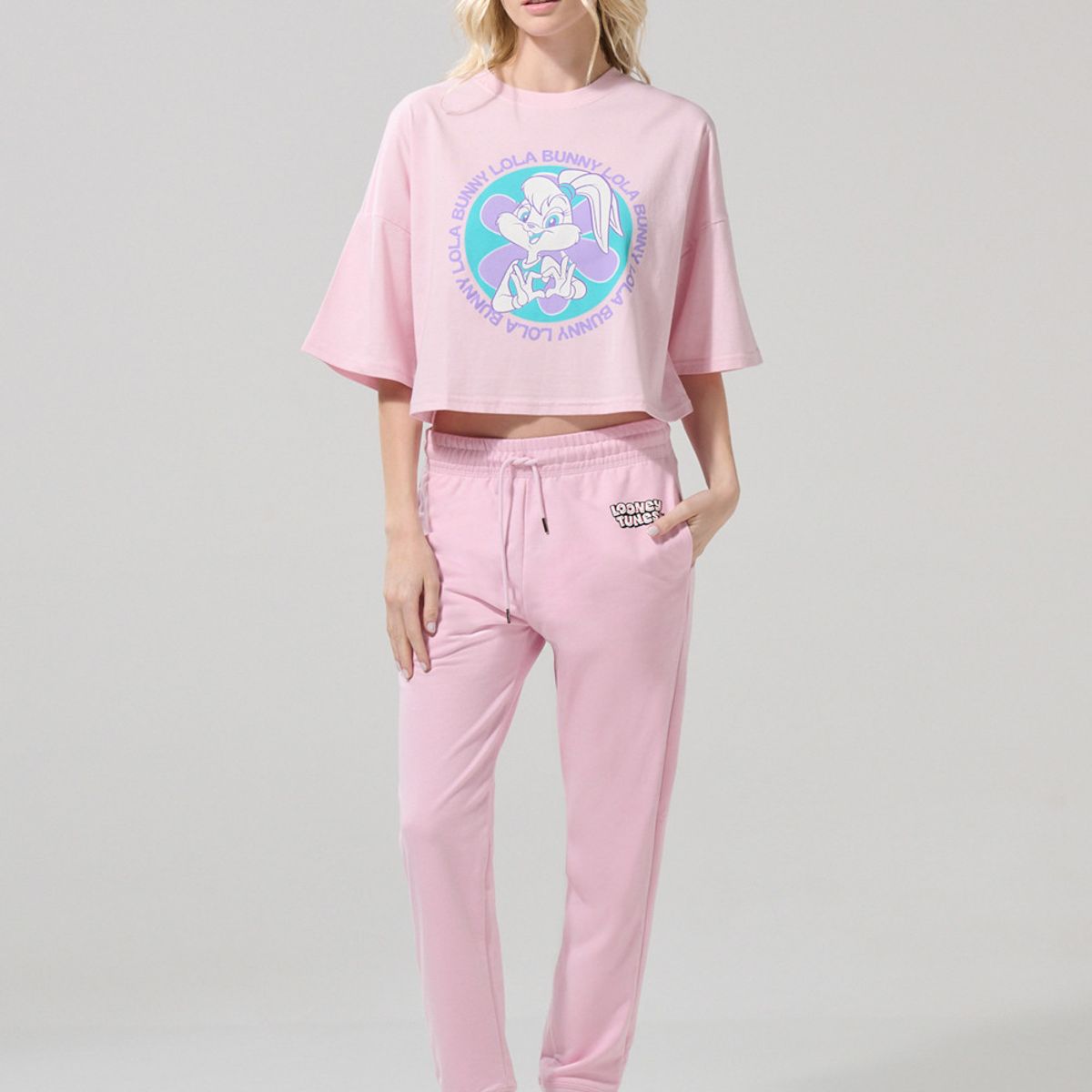 KOAJ - KOAJ Camiseta rosada clara crop top oversize de Looney Tunes Mujer