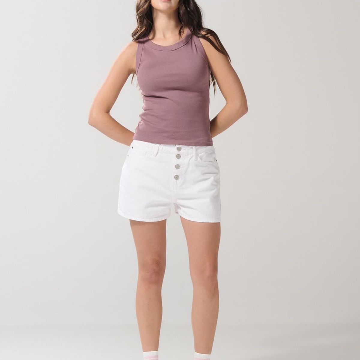 KOAJ - KOAJ Short blanco en jean con tiro alto y botones visibles Short blanco en jean con tiro alto y botones visibles Mujer