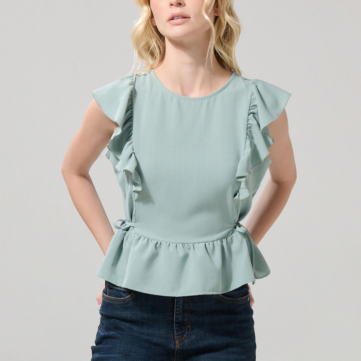 KOAJ - KOAJ Blusa crop unicolor con golas y manga sisa Mujer