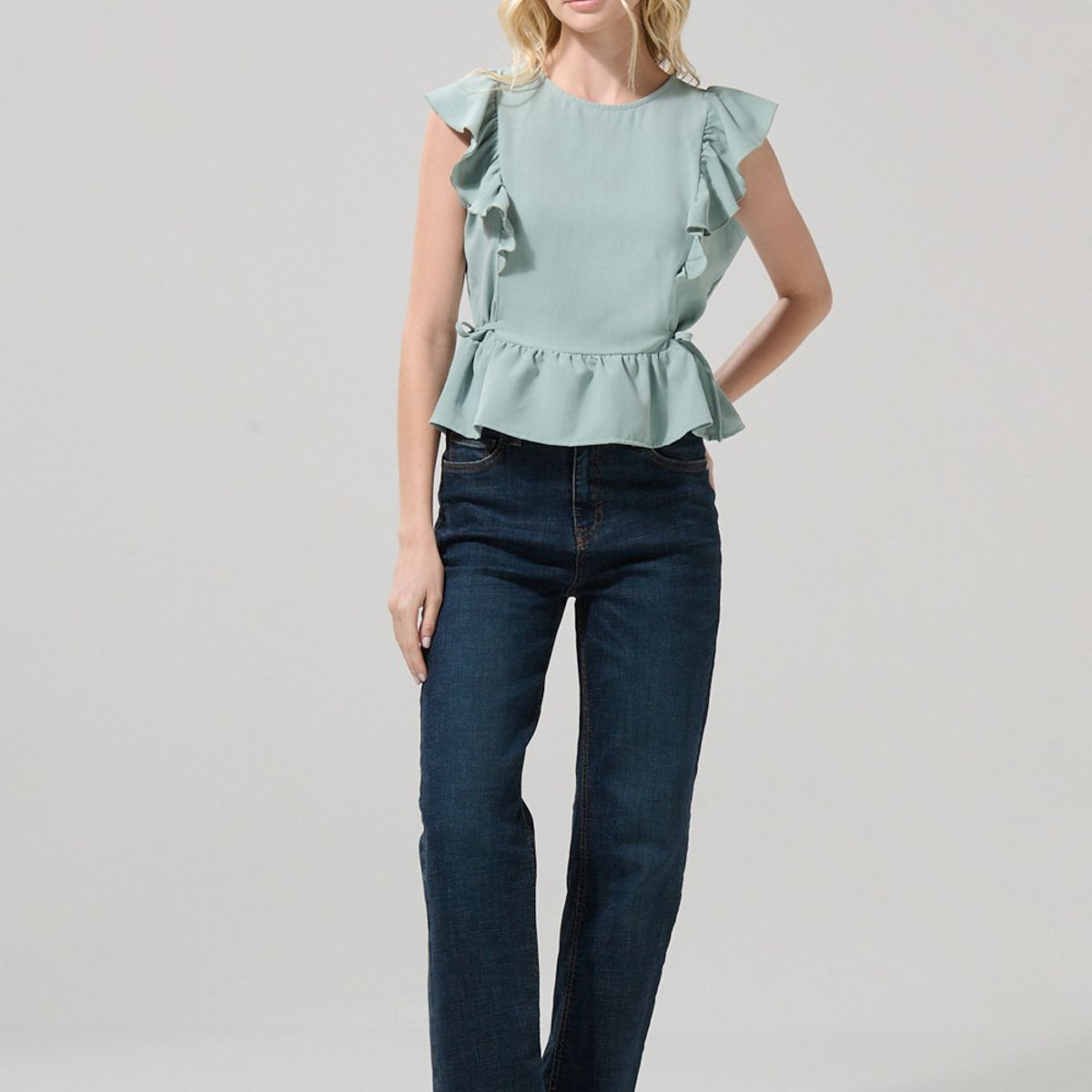 KOAJ - KOAJ Blusa crop unicolor con golas y manga sisa Mujer