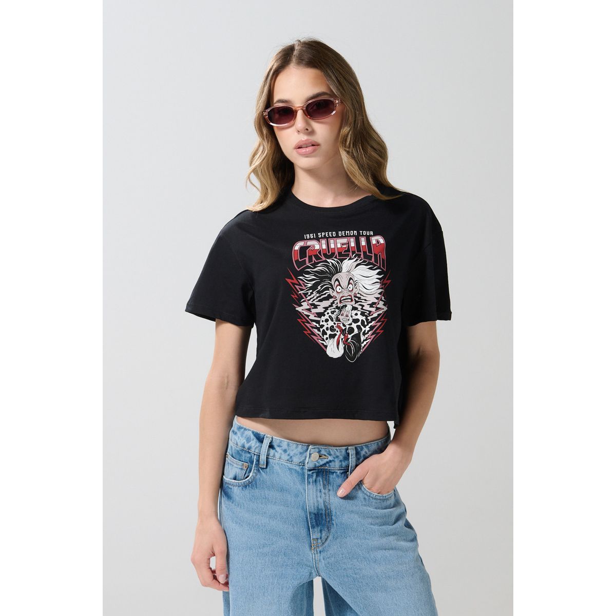 KOAJ - KOAJ Camiseta crop top negra con estampado de Cruella de Vil Mujer