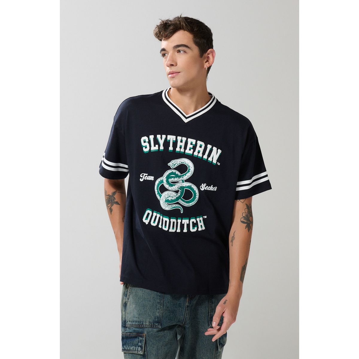 KOAJ - KOAJ Camiseta cuello V azul intensa con arte de Harry Potter Hombre