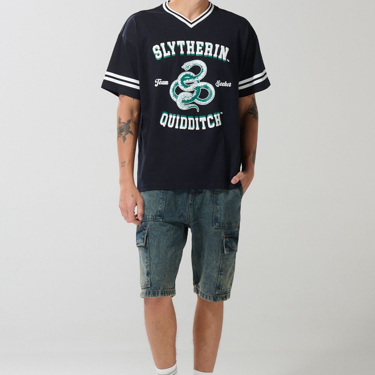 KOAJ - KOAJ Camiseta cuello V azul intensa con arte de Harry Potter Hombre