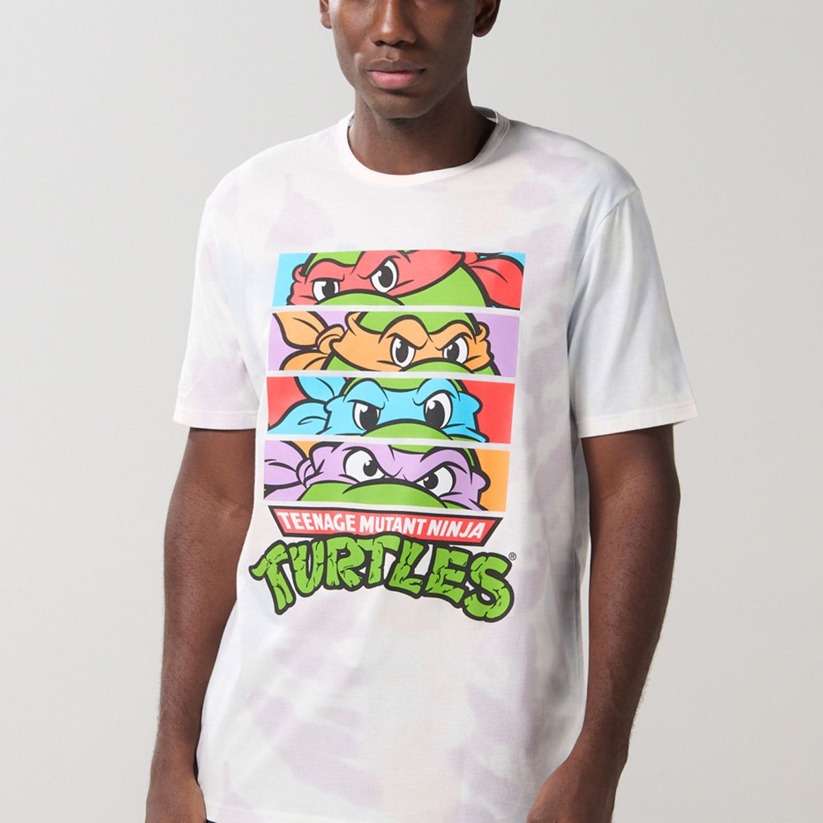 KOAJ - KOAJ Camiseta cuello redondo crema con arte de Tortugas Ninj Hombre