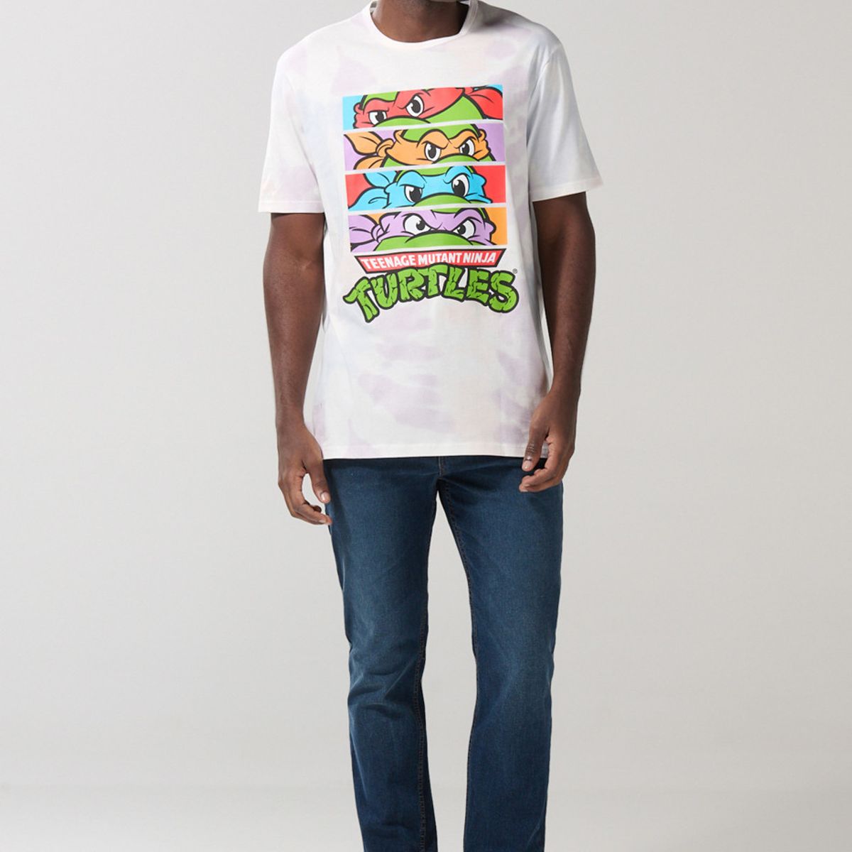 KOAJ - KOAJ Camiseta cuello redondo crema con arte de Tortugas Ninj Hombre